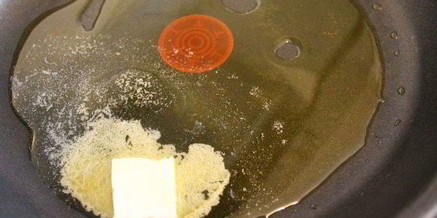 паста фетучини с креветками и томатами