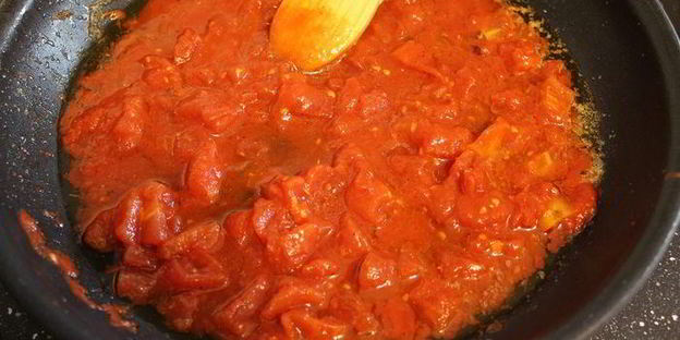 паста фетучини с креветками и томатами