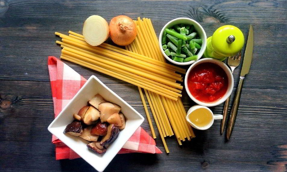 Рецепт пасты макарончини с белыми грибами и стручковой фасолью