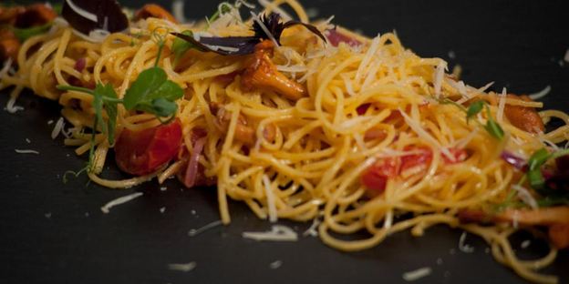 паста с лисичками и сыром пекорино