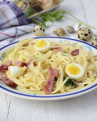 Паста с перепелиными яйцами и сыром Джюгас