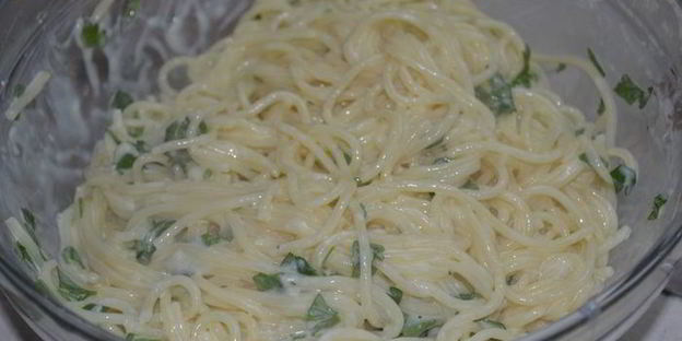 паста с перепелиными яйцами и сыром джюгас