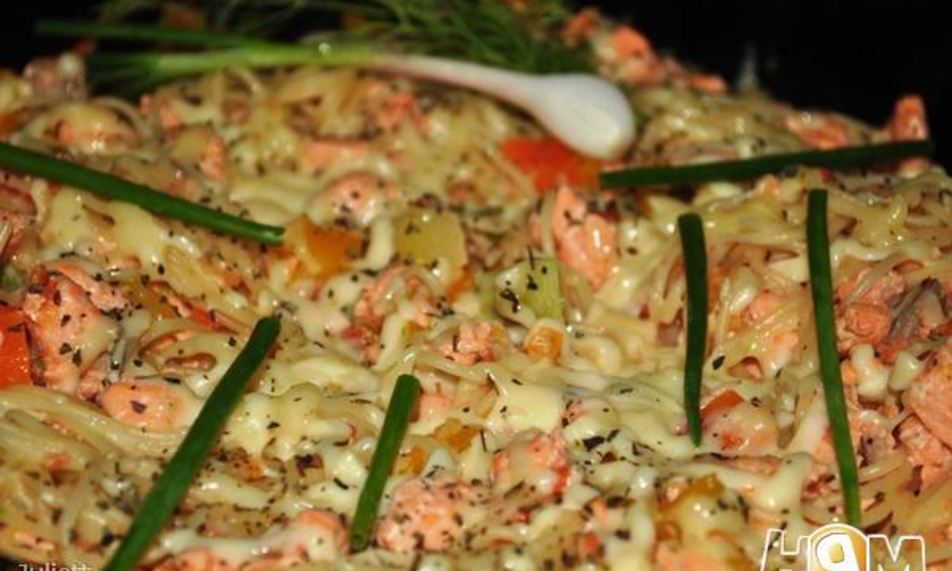 Рецепт пасты с семгой и овощами в сливочно-томатнома соусе