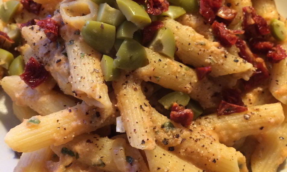 Рецепт пасты с тунцом и вялеными томатами