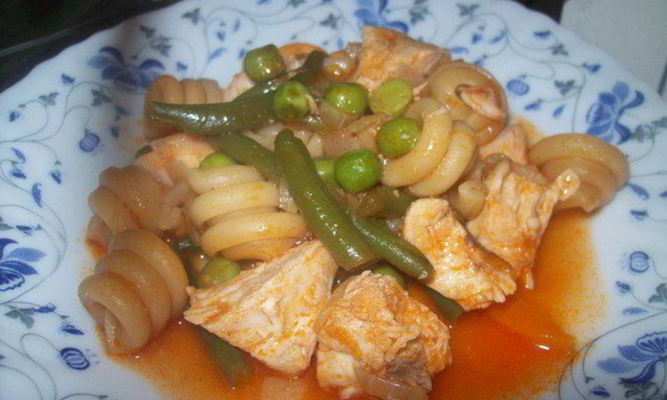 Рецепт пасты с тушеными овощами и курицей