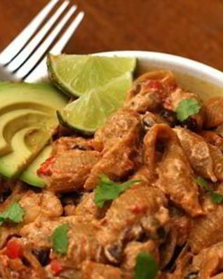 Сливочная паста с помидорами и фасолью