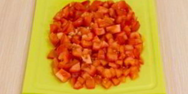 спагетти с грибами и помидорами