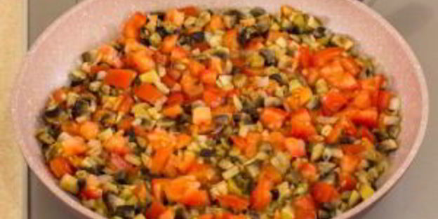 спагетти с грибами и помидорами