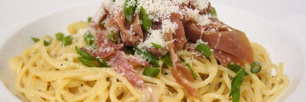 Спагетти с копченостями