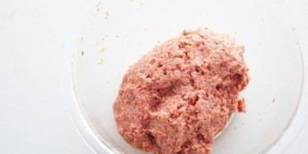 спагетти с мясными шариками в томатном соусе