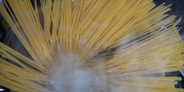 спагетти с подливой