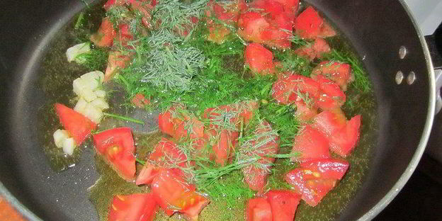 спагетти с томатами и креветками