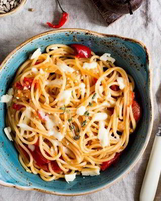 Спагетти с томатами и рикоттой