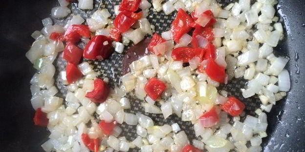 спагетти с томатами и рикоттой