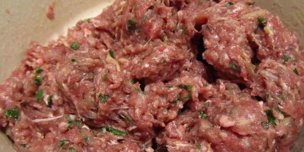 манты с говядиной, имбирем и мятой