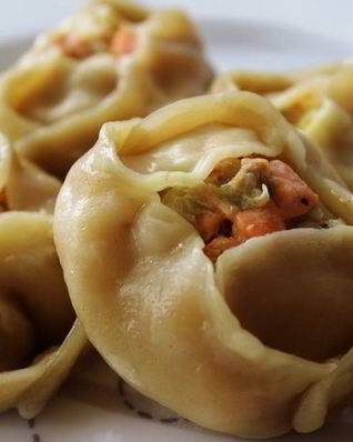 Манты с семгой и шафраном