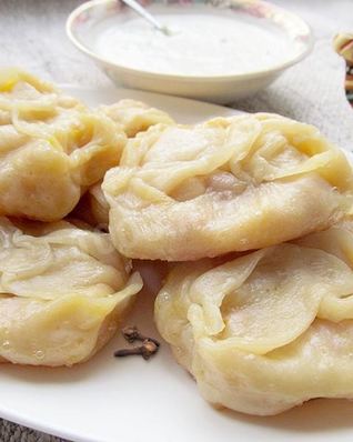 Манты с тыквой и луком