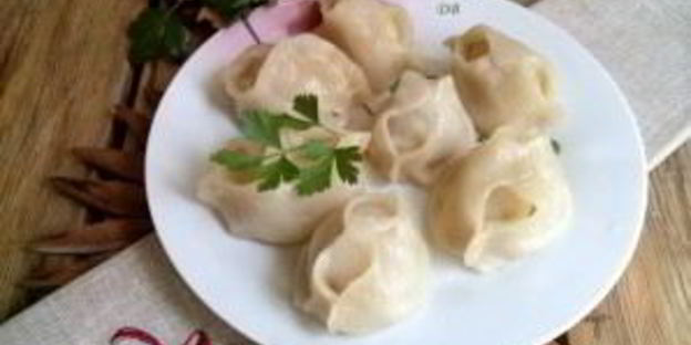 манты с тыквой и мясом в мультиварке