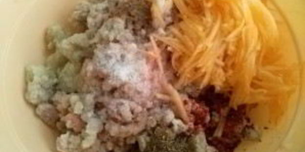 манты с тыквой и мясом в мультиварке