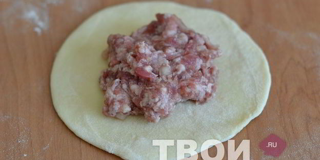 манты в мультиварке