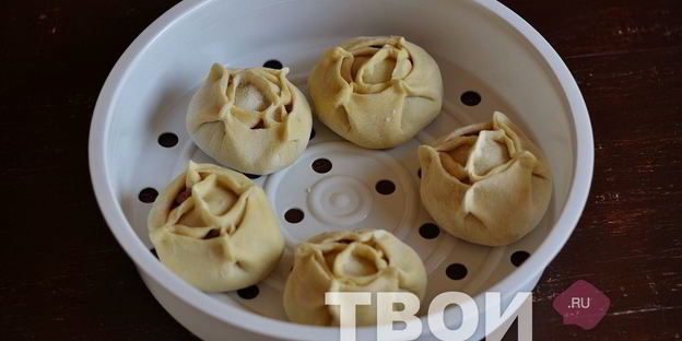 манты в мультиварке