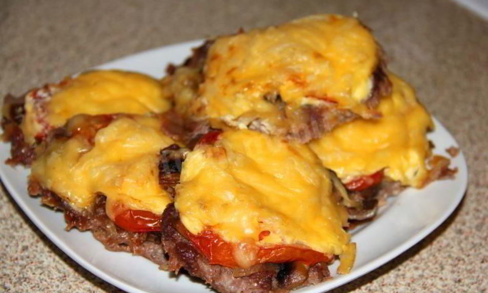 Рецепт мяса по-французски с фаршем грибами и помидорами