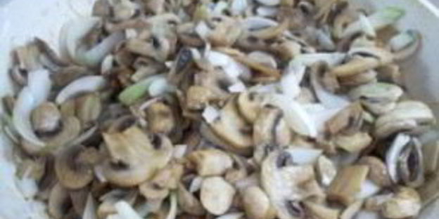 мясо по-французски с грибами и сыром