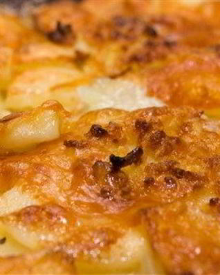 Мясо по-французски с картофелем и грибами