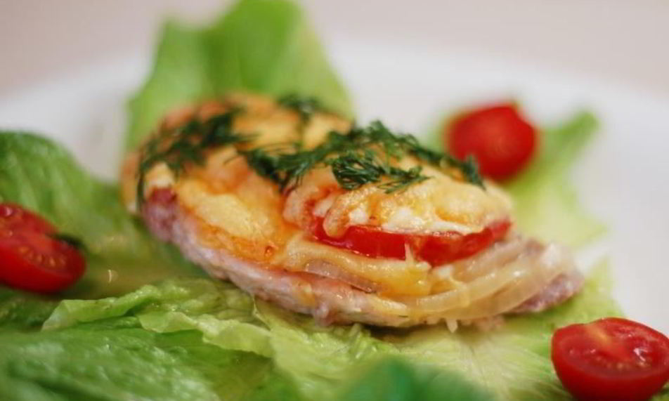 Рецепт мяса по-французски с картофелем и помидорами