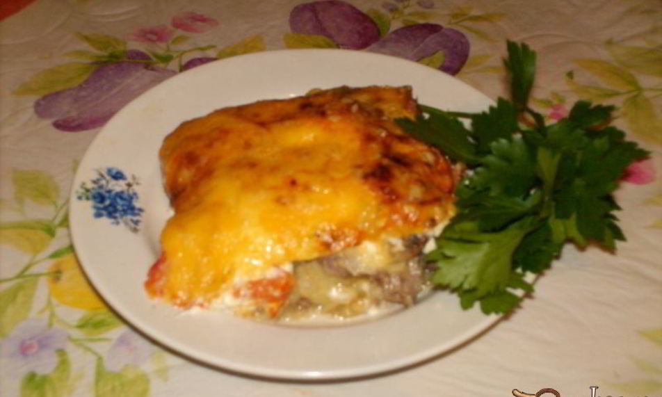 Рецепт мяса по-французски с помидорами и грибами