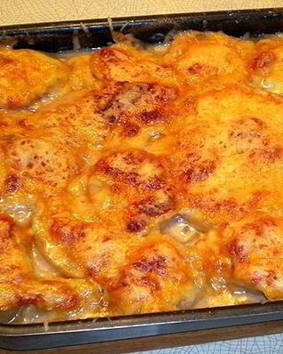 Мясо по-французски в духовке с грибами