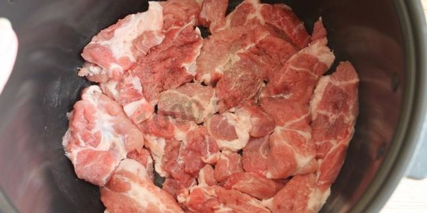 мясо по-французски в мультиварке с картофелем