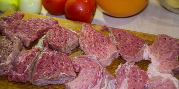 мясо свинины по-французски с помидорами картошкой сыром