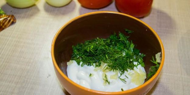 мясо свинины по-французски с помидорами картошкой сыром