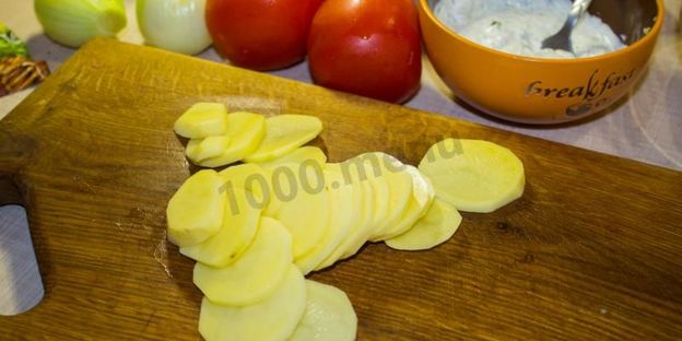 мясо свинины по-французски с помидорами картошкой сыром