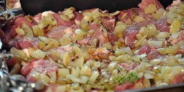 свиная шейка с пармезаном запеченная по-французски