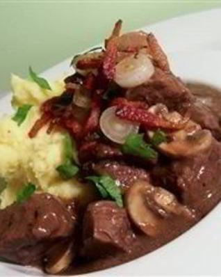 Тушеная говядина по-французски