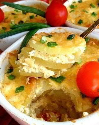 Запеченный картофель со сливками и чесноком по-французски