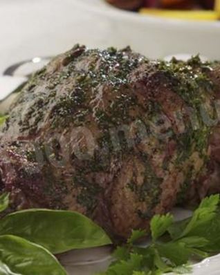 Баранина запеченная с мятным соусом