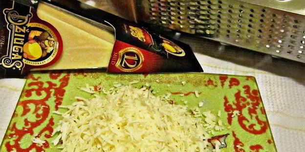 домашние куриные колбаски с сыром джюгас