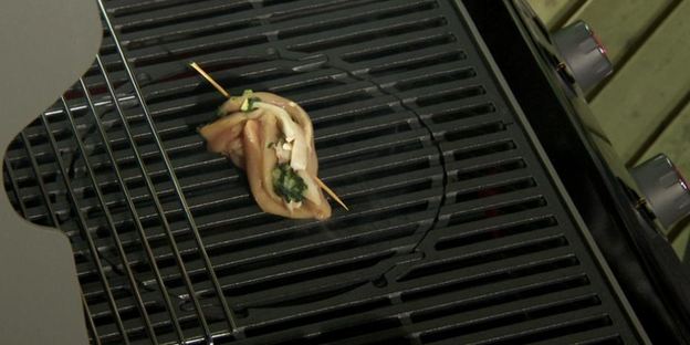 фаршированная куриная грудка с теплым салатом