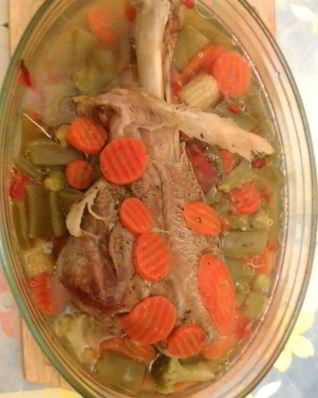 Голень индейки с овощами