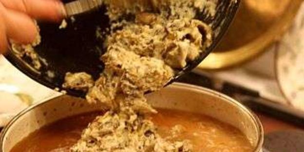 говядина с грибной подливкой