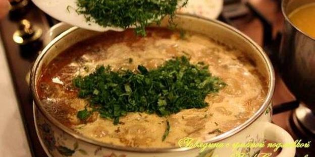 говядина с грибной подливкой