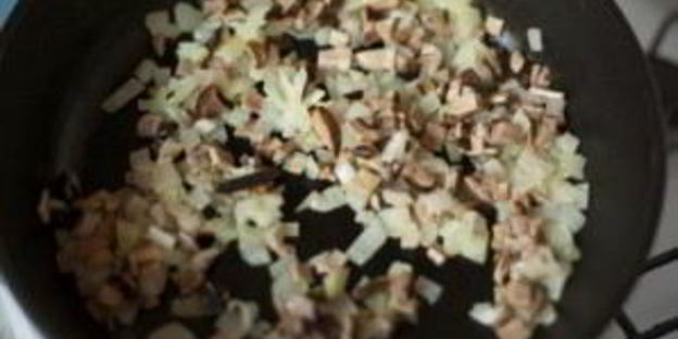 индейка, фаршированная грибами