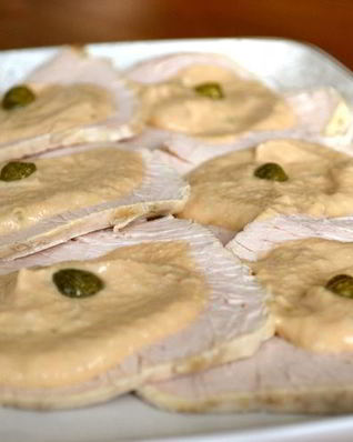 Индейка под тунцовым соусом