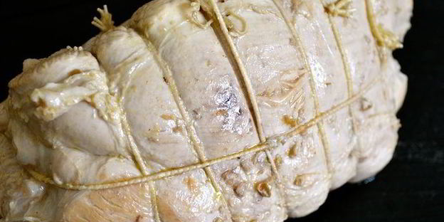 индейка под тунцовым соусом