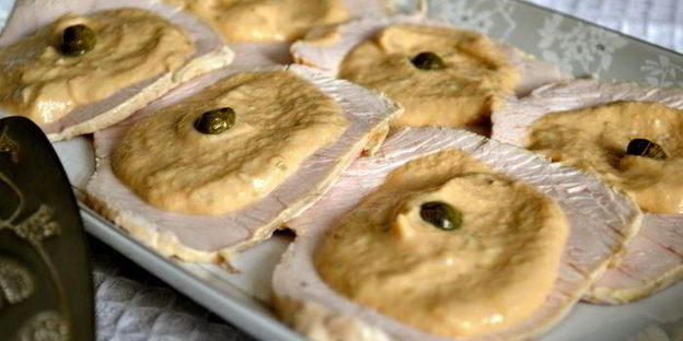 индейка под тунцовым соусом