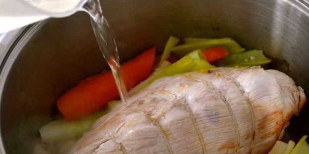 индейка под тунцовым соусом