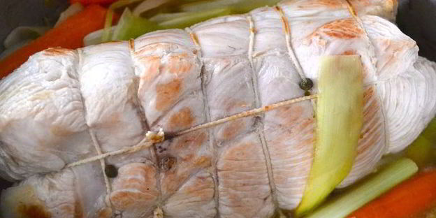 индейка под тунцовым соусом